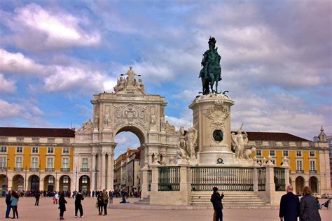 comercio square lisbon.